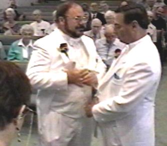 A little trouble getting the ring off the right hand, to move to the left.