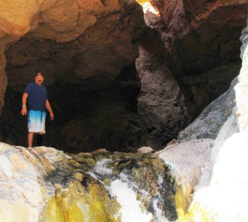 Your friendly blogger at the grotto's entrance.