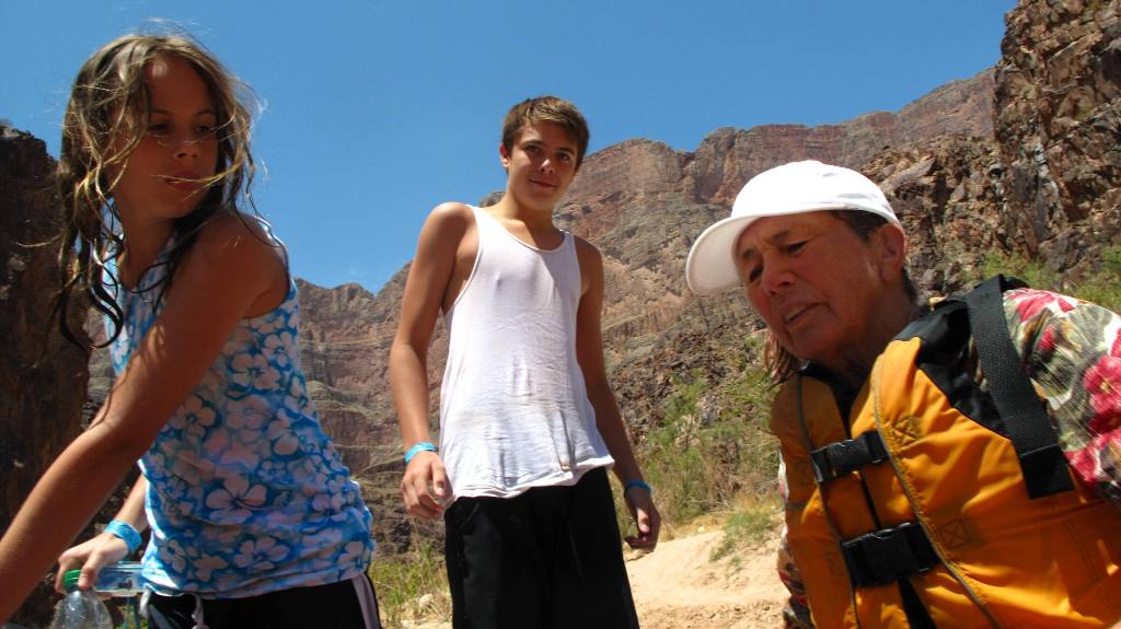 Patricia and Zach get lunch from the Hualapai river runner.