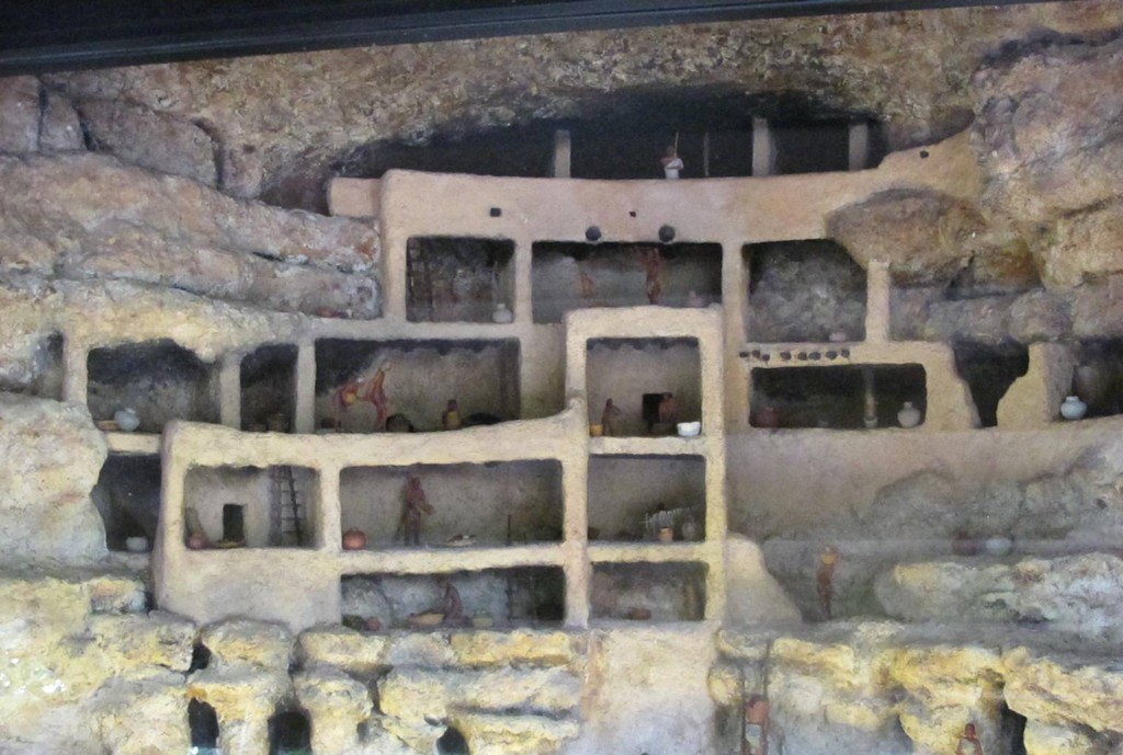 Montezuma's Castle diorama