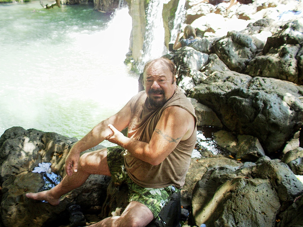 Your blogger with one good arm at Kipu Falls.