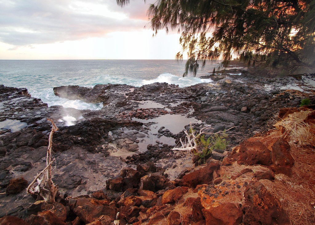 Sunset at The Spouting Horn park.